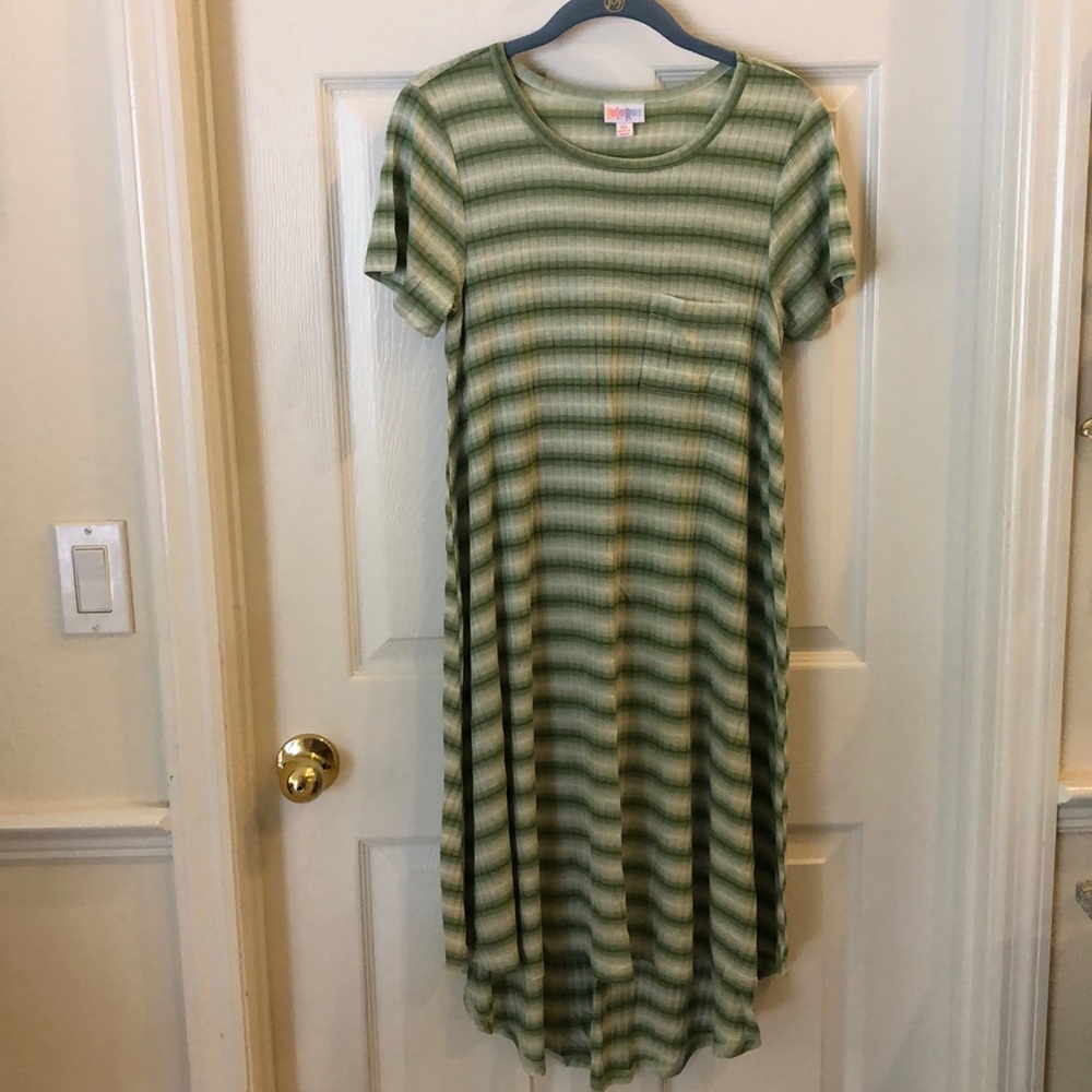 Lularoe Carly Dress - Picture 1 of 4